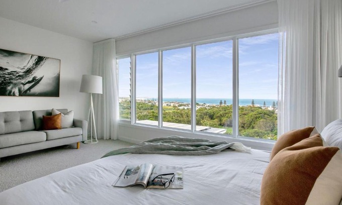 Kingscliff Casa | Luxe Paradise with sweeping Ocean Views & Pool