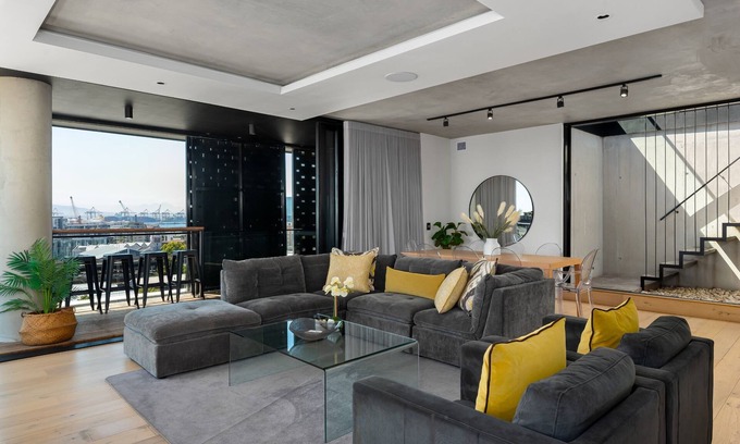 Cape Town City Centre Apartamento | Luxe Penthouse | Private Entertainment Area
