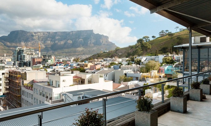 Cape Town City Centre Apartamento | Luxe Penthouse with Private Rooftop Pool and Panoramic Views