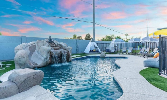 Paradise Valley Village Casa | Luxe~Pickleball~Heated Pool~Slide~Basketball Court