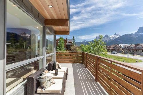 Teepee Town Casa | Luxe Retreat by Canadian Rockies Vacation Rentals