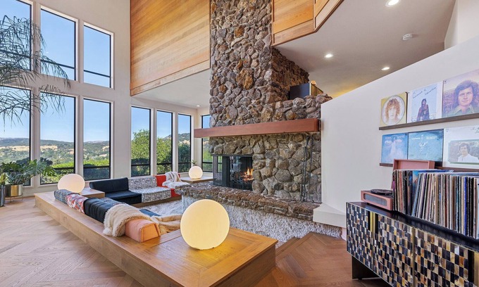 Santa Rosa Casa | Luxe & Secluded Wine Country Estate with Steam Bath & Sauna/Pool/Tennis Court