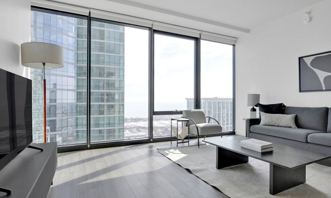 South Loop Apartamento | Luxe South Loop 2BR w/ Spa, Pool & Gym next to Grant Park, by Blueground