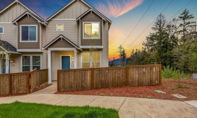 Eugene Casa | LUXE | U of O | Downtown | 5 Bed