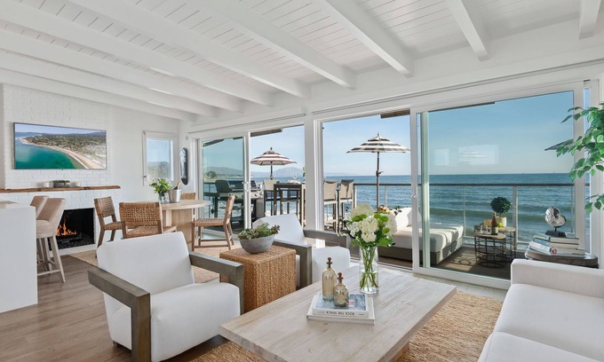 Montecito Casa | Luxe Upper Beachfront Bliss with Balcony and Unobstructed Ocean Views!