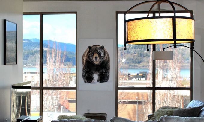 Hood River Condominio | Luxe Water View Condo in the Heart of Hood River