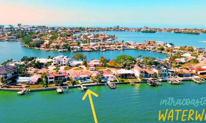 St. Petersburg - Clearwater Casa | Luxe Waterfront Villa: Pool, Hot Tub, Golf Cart