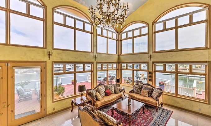 Channel Islands Casa | Waterfront Oxnard House w / Jacuzzi privado!