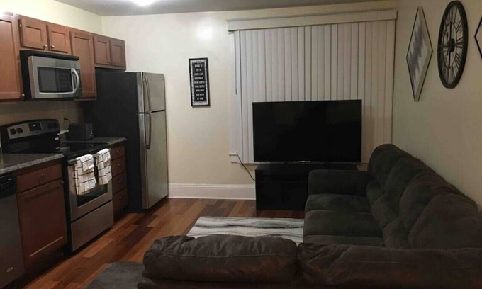 Niskayuna Apartamento | luxery lounge with free parking