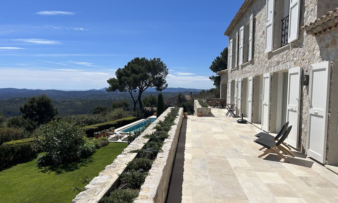 Tourrettes-sur-Loup Casa | Luxery Stone house with 180˚ Sea views, heated infinity pool, air-con, renovated