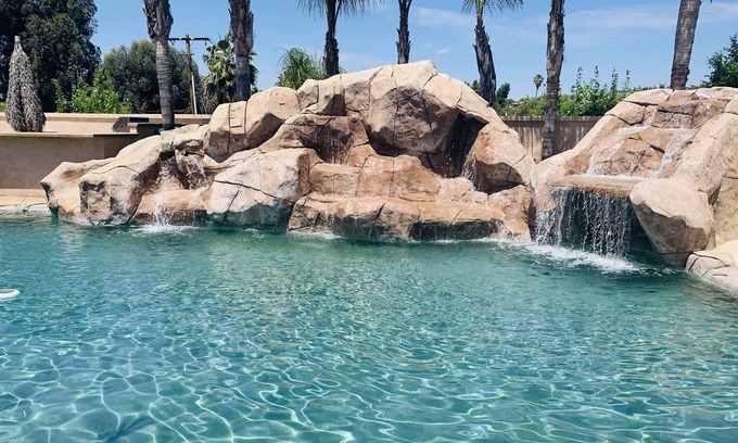 Alessandro Heights Casa | LuxHome Suite C, Luxurious getaway in Riverside's safest neighborhood