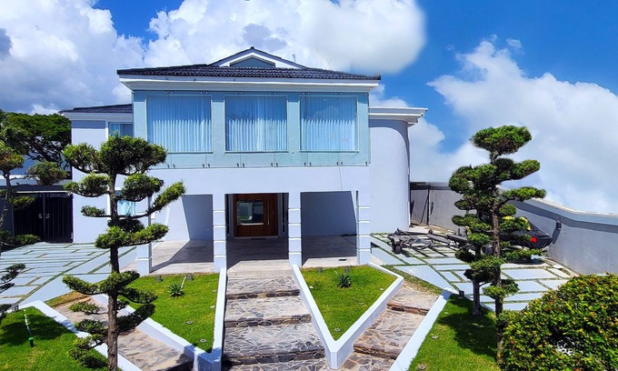 Cerro Alto Casa | luxury 11000 sq ft. Mansion 7 Br