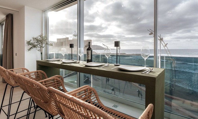 Las Palmas de Gran Canaria Apartamento | Luxury Suite on Las Canteras Beach