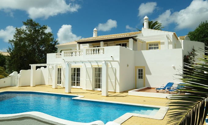 Vila do Bispo Villa | Lujo 4/5 Bed Villa con piscina privada, mar, golf y vistas al lago