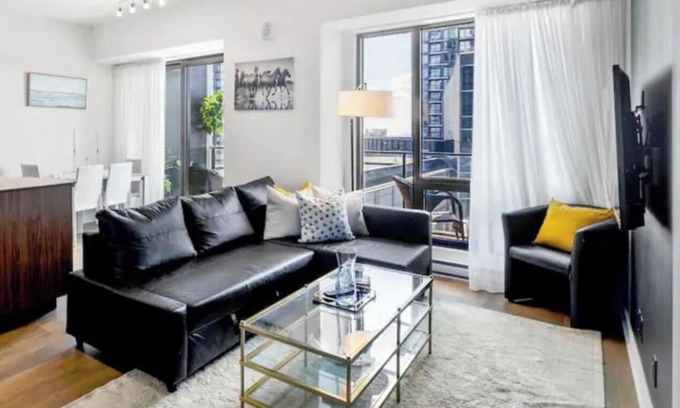 Downtown Montreal Condominio | Luxuary and Cozy Condo (2 bed with complete 2 bath)