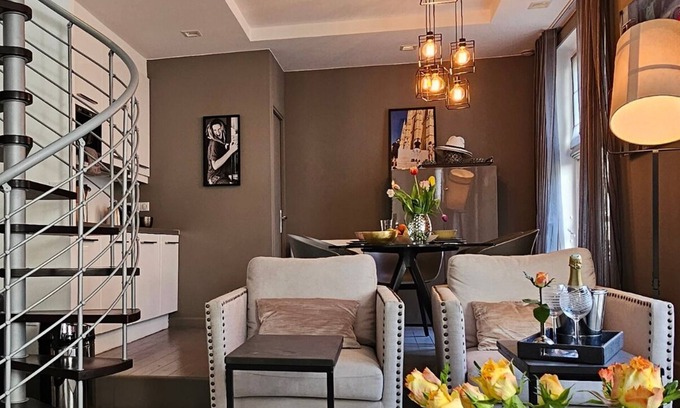 8th Arrondissement Apartamento | Luxueux Duplex aux Pieds des Champs-elysées