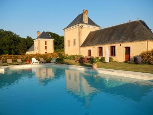 Tuffe Val de la Cheronne Casa | Luxueux gîte avec piscine et Wifi, proche circuit 24H du Mans, animaux bienvenus - FR-1-410-430