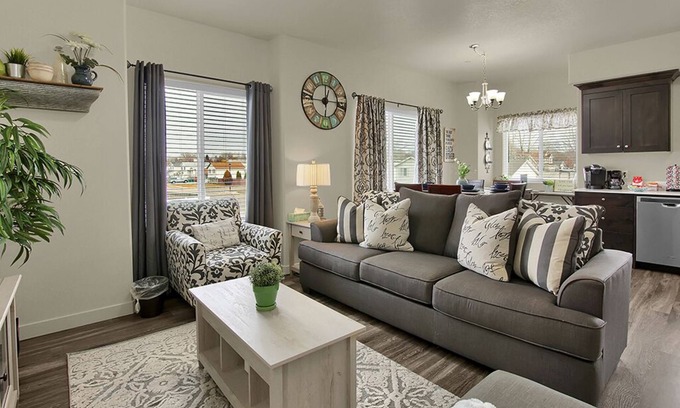 Clearfield Apartamento | ⭐️Lux New Apartment⭐️ WiFi rápido⭐️ 4K HDTV⭐️ Hill AFB