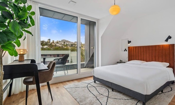 Dommeldange Apartamento | Luxurious 2-Bed Penthouse in Central Luxembourg
