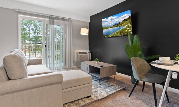 Crabtree Apartamento | Luxurious 2 Bed Suite - in Raleigh!