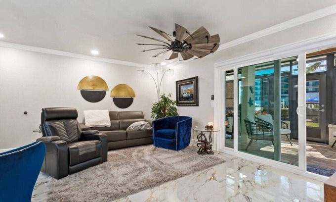 Madeira Beach Casa | Luxurious 2BR 2BA, 2 Kings Condo Madeira Beach