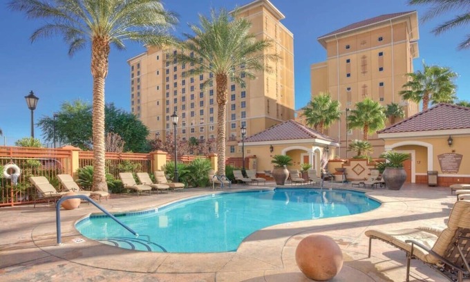 Las Vegas Condominio | Luxurious 2BR Suite at Wyndham Grand Desert