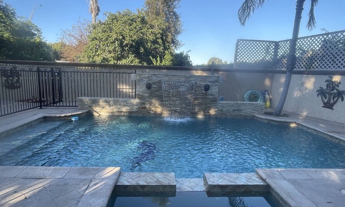 Del Rey Casa | Preciosa casa de huéspedes en el corazón de Culver City + piscina y jacuzzi, código postal 90230