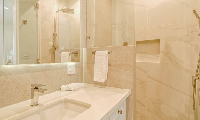 Antoneys Cay Casa | Luxurious 3-bedroom, 3-bath townhome in Watercolors