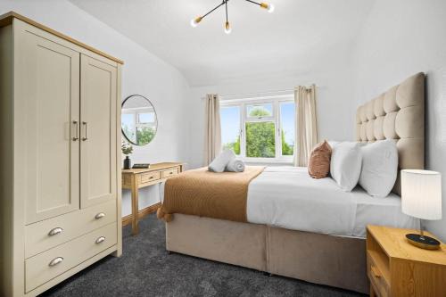 Sutton Coldfield Casa | Luxurious 3 Bedroom House with Parking 73B - Top Rated - Netflix - Wifi - Smart TV