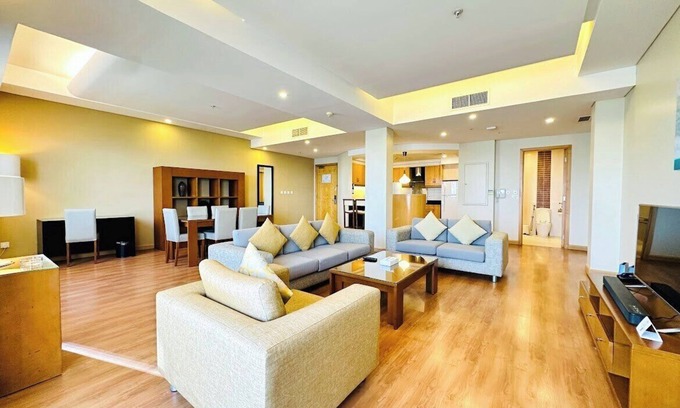 Manama Apartamento | Luxurious 3-Bedroom Sea View