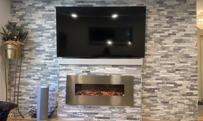 Des Plaines Casa | Luxurious 3 bedroom, 1.5 bath house near O'Hare International Airport