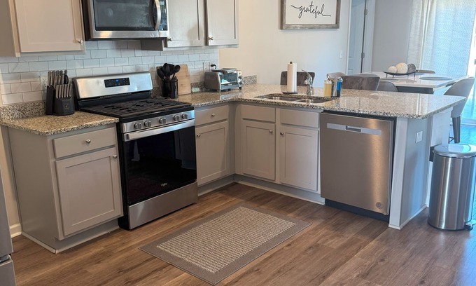 Wrightsboro Casa | Luxurious 3 bedroom home, 10 minutes from downtown Wilmington, pet friendly!