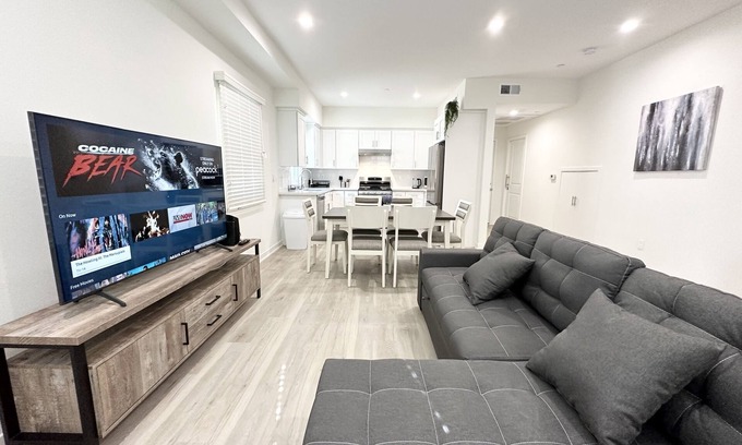 Lamanda Park Casa | Luxurious 3BR/3.5BA Home (Newly-built 2023/ Quiet Community)