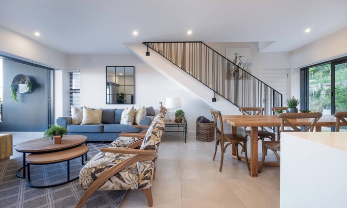 Salt Rock Apartamento | Luxurious 3BR House with Breathtaking Views