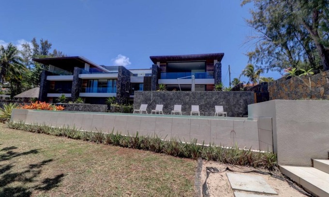 Blue Bay Apartamento | Luxurious 4-Bedroom Penthouse in Serene Blue Bay with a Private Pool
