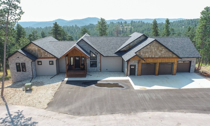 Lead Cabina | Luxurious 4200+ Sq. Ft. Lodge in Powder House Pass with Amazing Deck Views!