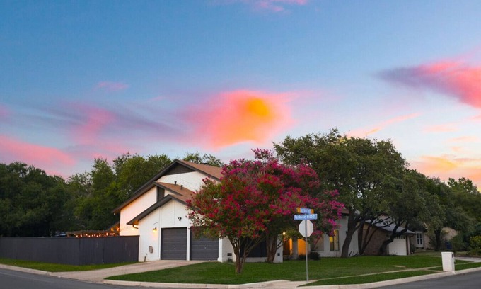 Woods of Shavano Casa | Luxurious 4BR 3BA with Private Relaxing Pool