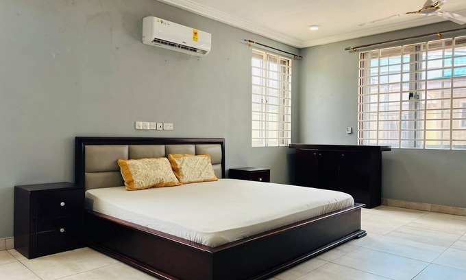 Teshie Apartamento | Luxurious 4BR 4.5BA Fully Furnished Retreat – Perfect for Families or Groups!