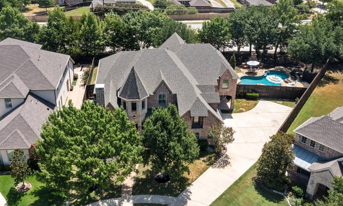 Murphy Casa | Luxurious 5 BR w/ Resort Style Pool & Theater Room in Murphy