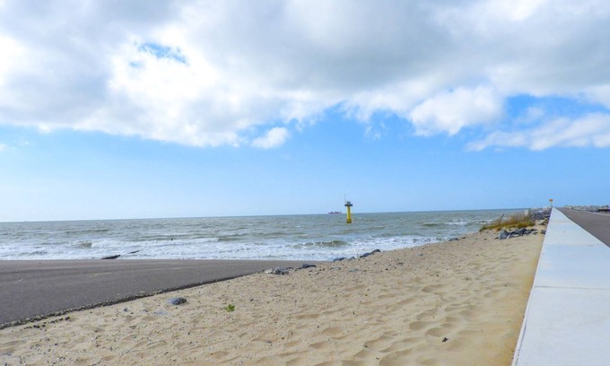 Cadzand-Bad Casa | Luxurious 5-person holiday apartment in Cadzand only 200 yards from the beach