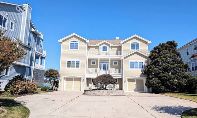 Bethany Beach Casa | Luxurious 5BR Inlet View Home with Elevator – South Shore Marina