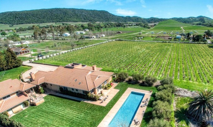 Sonoma Casa | Disfrute de la opulencia de Majestic Wine Country en 7 Acre Estate w / Vineyard & Pool