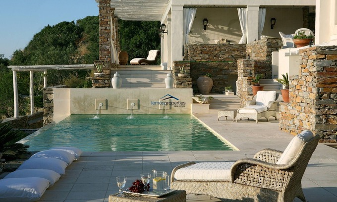 Kea Villa | Lujosa villa de 700 metros cuadrados con piscina y una impresionante vista al mar.