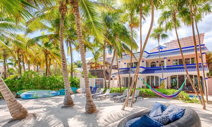 Akumal Villa | Casa Cielo: 4 dormitorios, 4. 5 BA Villa en Akumal, capacidad para 8