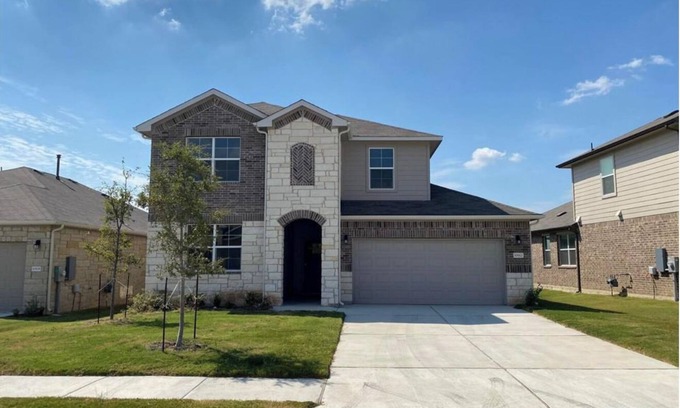 McNeil Casa | Luxurious and Spacious 4-Bedroom Home with Modern Comforts