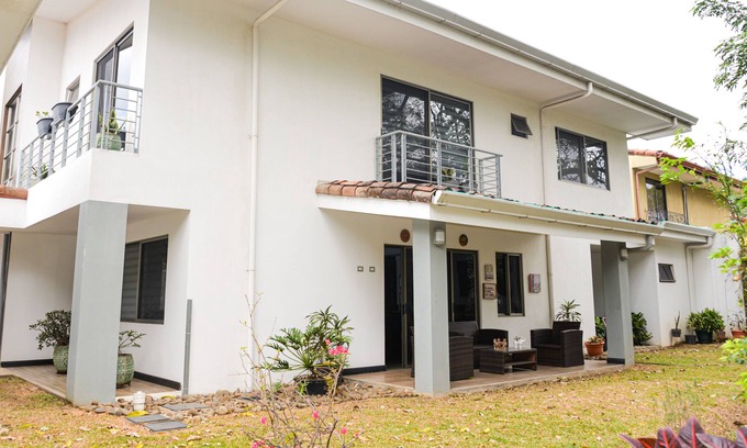 Santa Ana Condominio | Luxurious and spacious house -- 5 min from Lindora and Santa Ana!