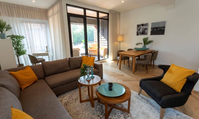 Bussum Apartamento | Luxurious and tastefully furnished apartment in heart of Bussum