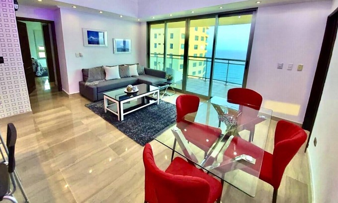 San Geronimo Apartamento | Lujoso apartamento con vista frente al mar Caribe, piso 27. Desayuno GRATIS