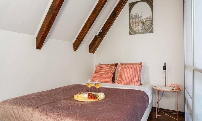 Old Town Apartamento | Luxurious apartment near Old Town FV