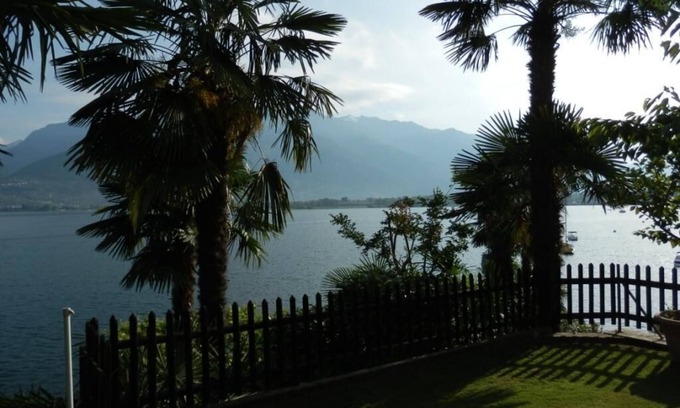 Vira Condominio | Apartamento de lujo con playa privada en el lago Maggiore